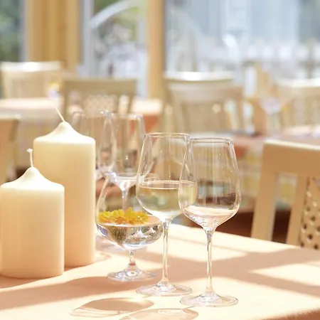 Готель Augarten Нойштіфт-ім-Штубайталь