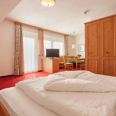 Augarten Нойштіфт-ім-Штубайталь