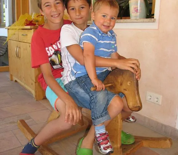 Готель Augarten Нойштіфт-ім-Штубайталь